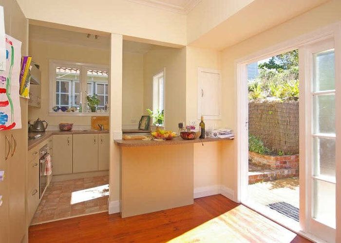  at 8 Raroa Cres, Northland, Wellington, Wellington