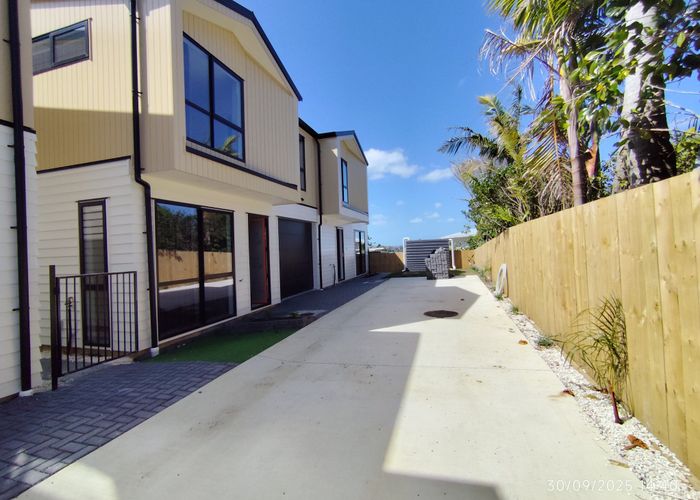  at 4 Chatsworth Crescent, Pakuranga Heights, Manukau City, Auckland
