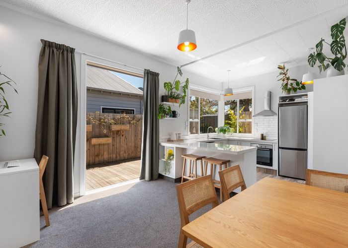  at 15 West Avenue, Saint Clair, Dunedin