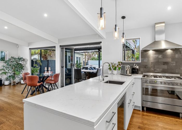  at 102 Walmer Road, Point Chevalier, Auckland