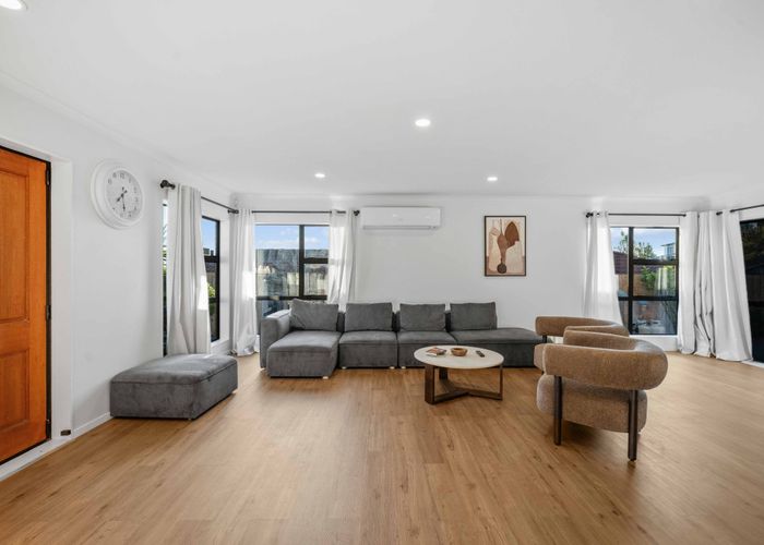  at 18 Keri Vista Rise, Papakura, Papakura