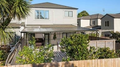  at 4/36 John Jennings Drive, Oteha, Auckland