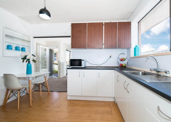  at 2/531 Mt Albert Road, Three Kings, Auckland City, Auckland