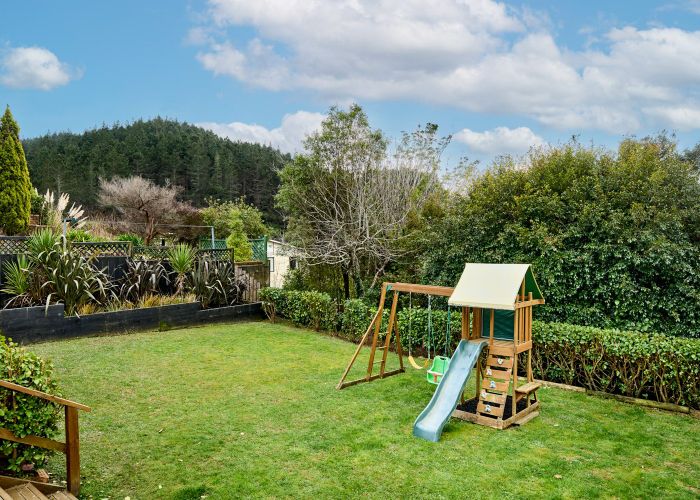  at 41 Peterhouse Street, Tawa, Wellington