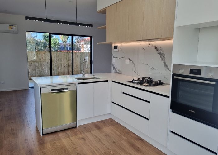  at 143c Seabrook Ave, New Lynn, Waitakere City, Auckland