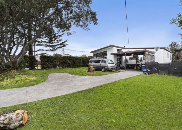  at 28 Sunnyhaven Avenue, Beach Haven, Auckland
