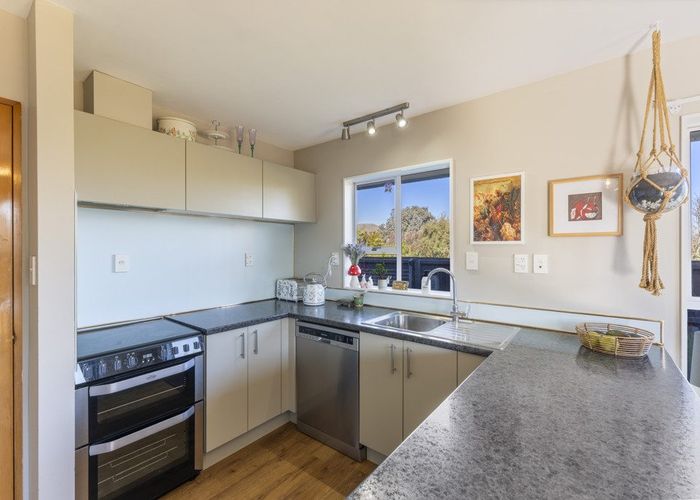  at 2/99 Bayswater Crescent, Bromley, Christchurch City, Canterbury