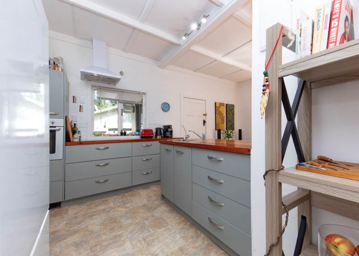  at 15 Glenesk Road, New Lynn