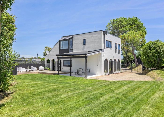  at 2/26 Salem Place, Torbay, North Shore City, Auckland