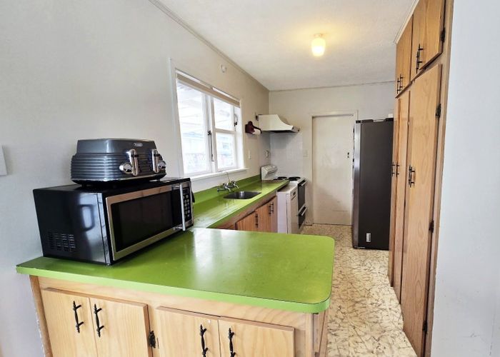  at 18 Lowry Crescent, Stokes Valley, Lower Hutt, Wellington