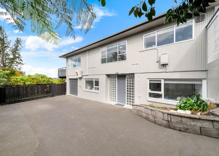  at 2/100 Sunrise Avenue, Mairangi Bay, North Shore City, Auckland