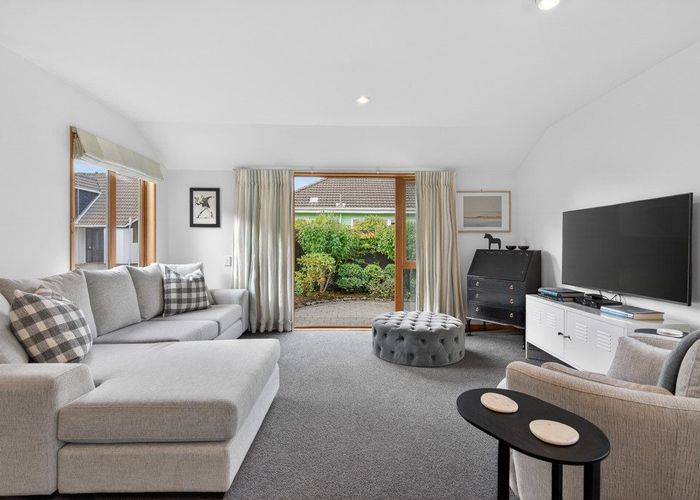  at 2/130 Muritai Road, Eastbourne, Lower Hutt, Wellington