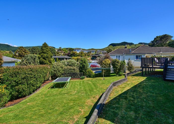  at 2 Kereru Bend, Tawa, Wellington