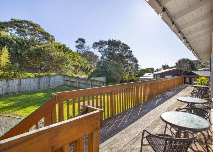  at 1A Southern Cross Cres, Island Bay, Wellington