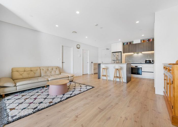  at 220/3 Kaipiho Lane, Albany, North Shore City, Auckland