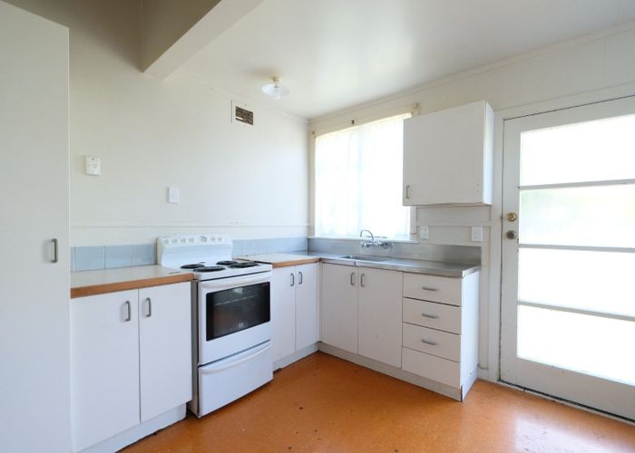  at 2/48 Morningside Drive , St Lukes, Auckland City, Auckland