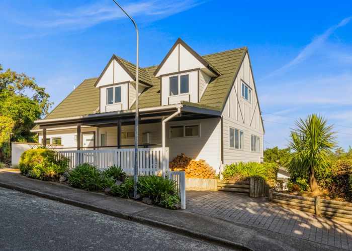  at 3 Corlett Road, Plimmerton, Porirua