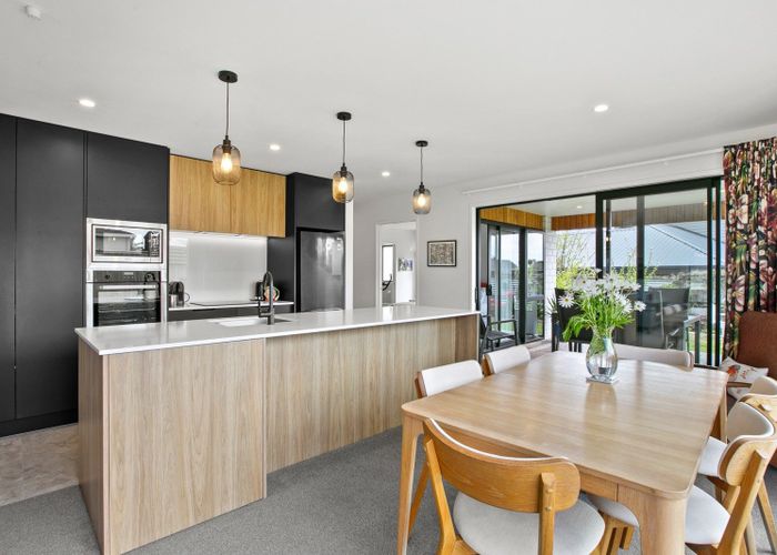  at 6 Tui Grove, Ōakura