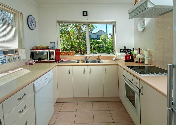  at 7/16 Vinograd Drive, Te Atatu Peninsula, Auckland