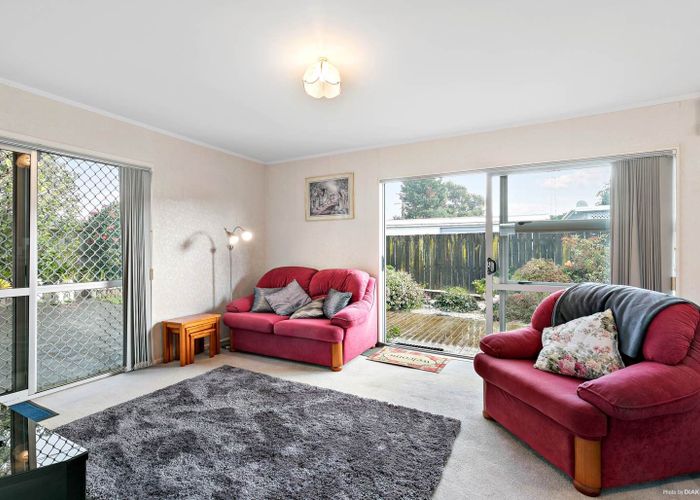  at 1/5 Leonard Road, Mount Wellington, Auckland City, Auckland