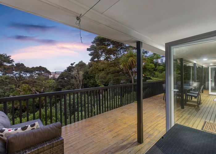  at 2 Bernard Magnus Lane, Greenhithe, Auckland