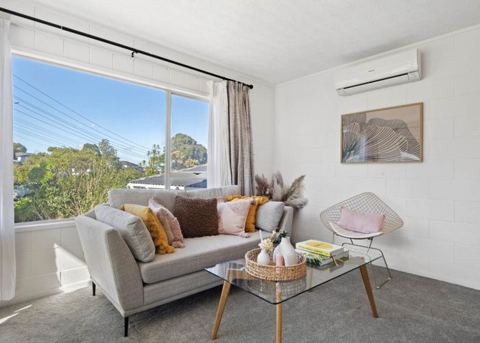 at 2/92 Lake Road, Northcote, North Shore City, Auckland