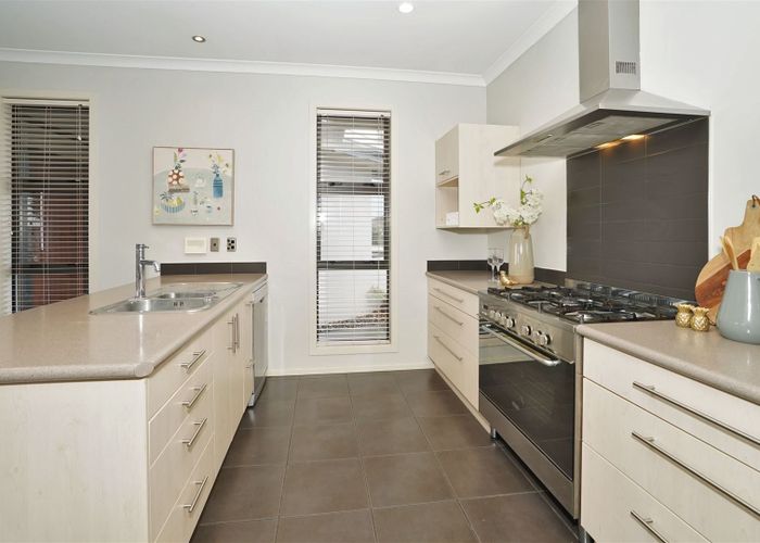  at 29 Darjon Drive, Huntington, Hamilton