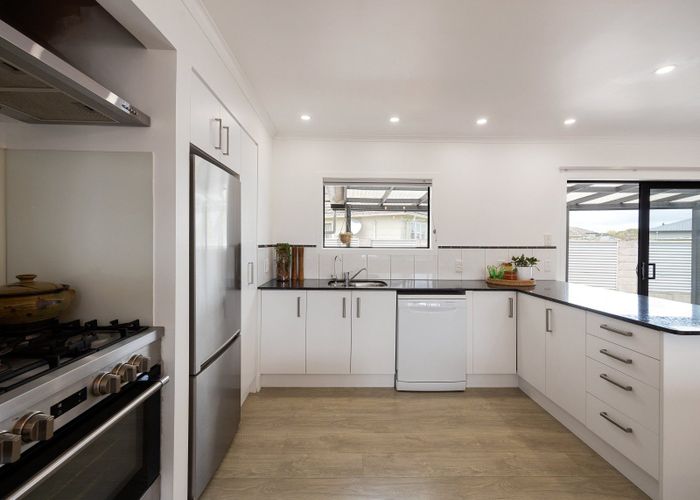  at 27 Churchill Avenue, Maeroa, Hamilton