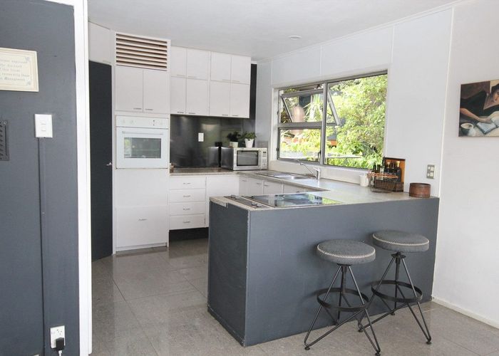  at 2A HAMMOND AVE, Hatsfield Beach , Orewa