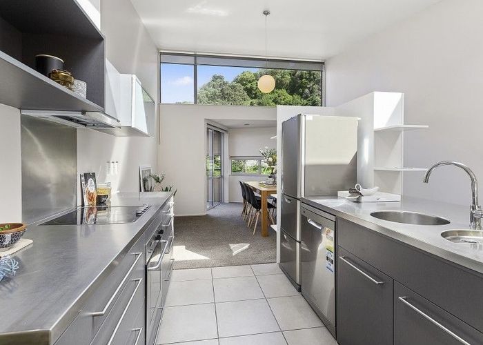  at 15/2 Onslow Road, Khandallah, Wellington