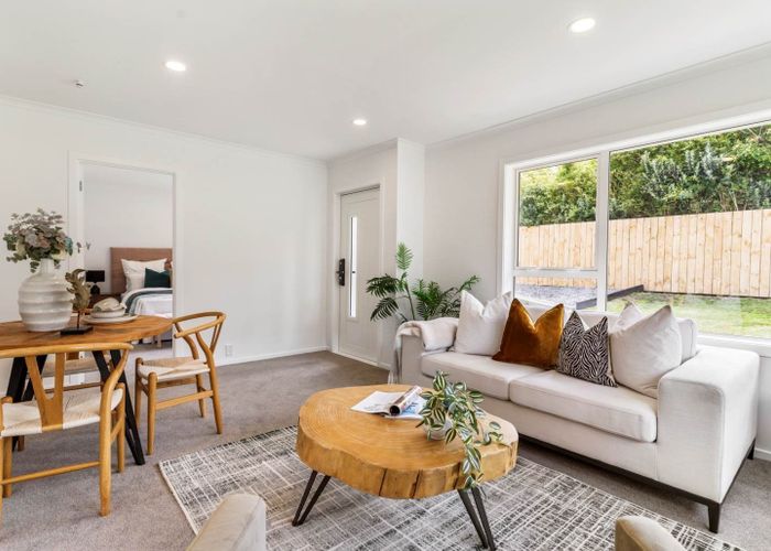  at 2/11 Tainui Street, Torbay, Auckland