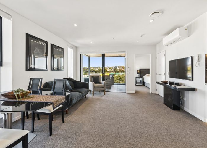  at 411/4 Bute Road, Browns Bay, Auckland