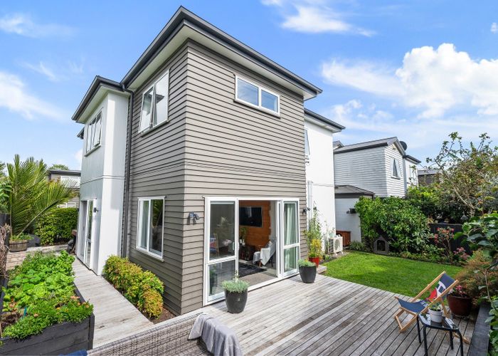  at 9 Manaaki Circle, Wai O Taiki Bay, Auckland City, Auckland