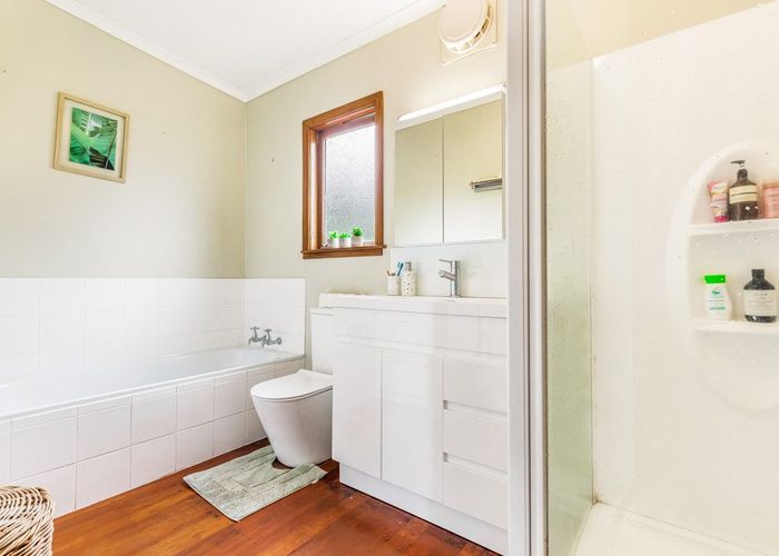  at 1/27 Withers Road, Glen Eden, Auckland