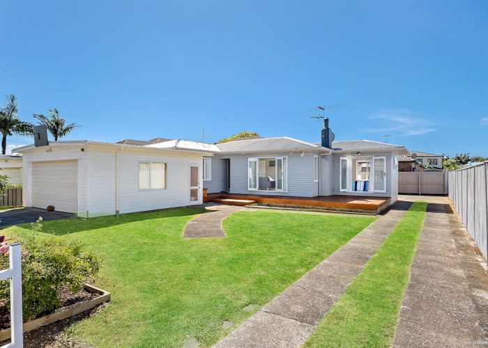  at 7 Grange Road, Papatoetoe, Auckland