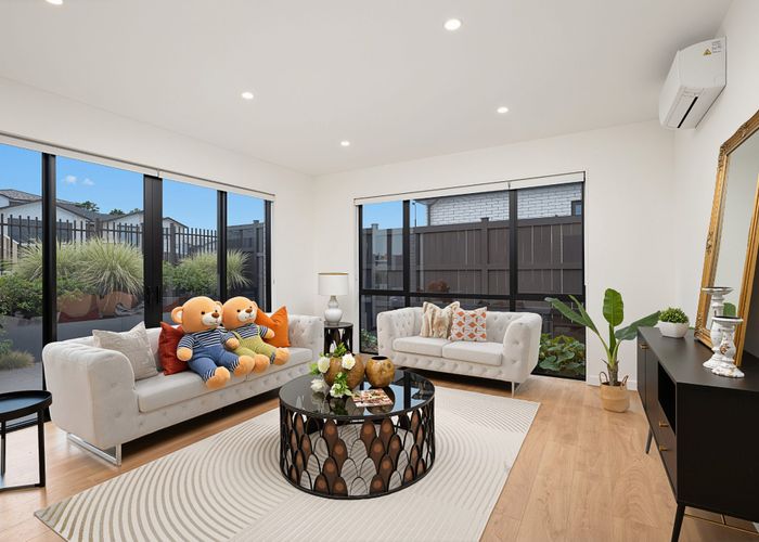  at 15 Kate Duncan Drive, Swanson, Waitakere City, Auckland