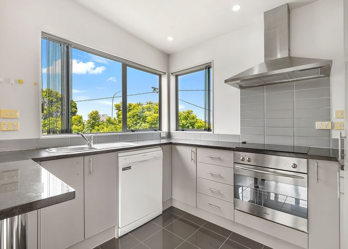  at 1/18 Forrest Hill Road, Forrest Hill, North Shore City, Auckland