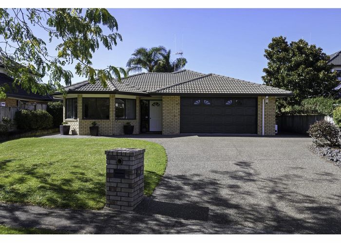  at 4 Ballantrae Place, Huntington, Hamilton