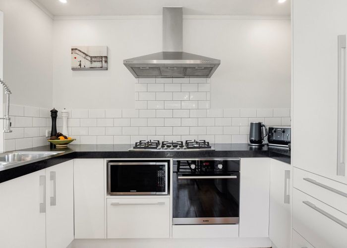  at 70 Houchens Road, Glenview, Hamilton