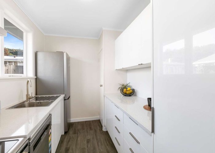  at 6 Wainhouse Street, Stokes Valley, Lower Hutt