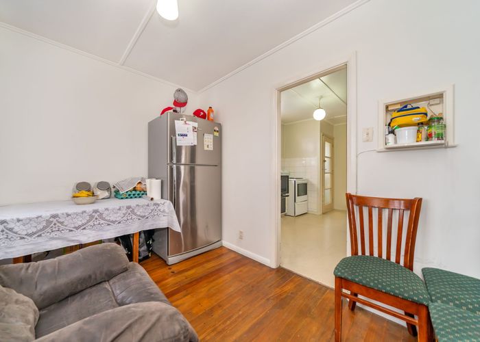  at 33 Leicester Streetv, Cannons Creek, Porirua, Wellington