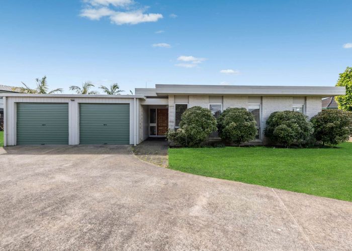  at 21A Bramley Drive, Farm Cove, Manukau City, Auckland