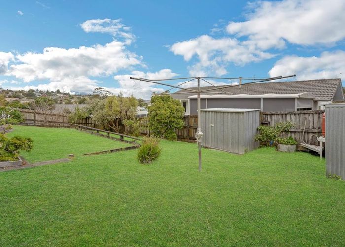  at 32 Cockayne Crescent, Sunnynook, Auckland