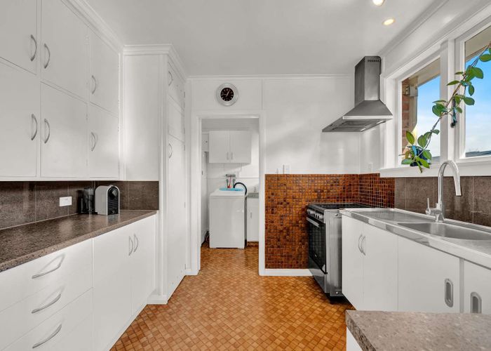  at 30 Weybridge Crescent, Glen Innes, Auckland