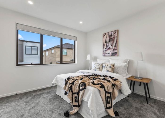  at 21 Kira Road, Flat Bush, Manukau City, Auckland