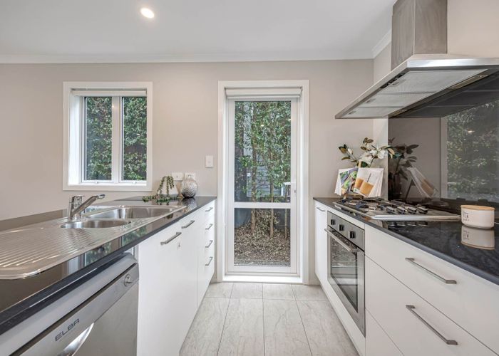 at 7 Adamson Road, Flat Bush, Auckland