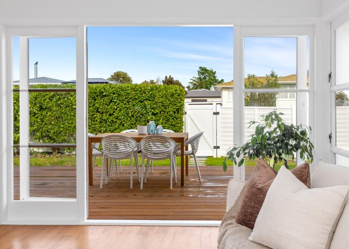  at 5 Maybelle Place, Kelston, Waitakere City, Auckland