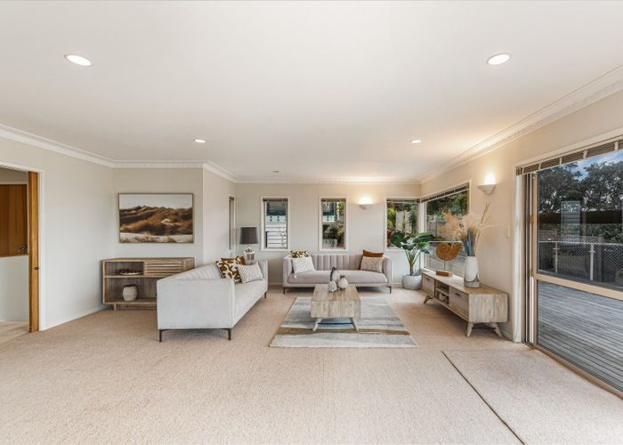  at 45C Hyde Road, Rothesay Bay, Auckland