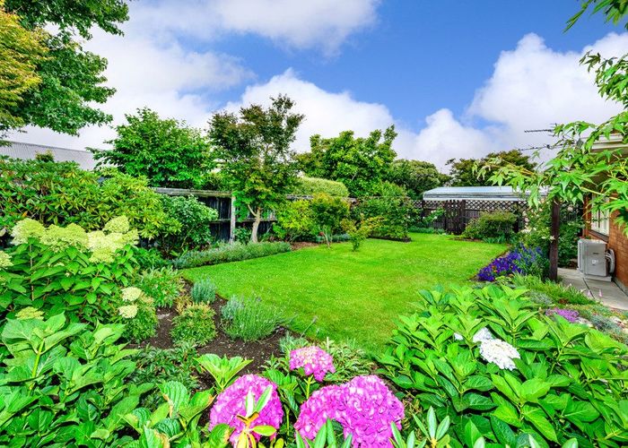  at 2/7 Camberwell Place, Avonhead, Christchurch City, Canterbury