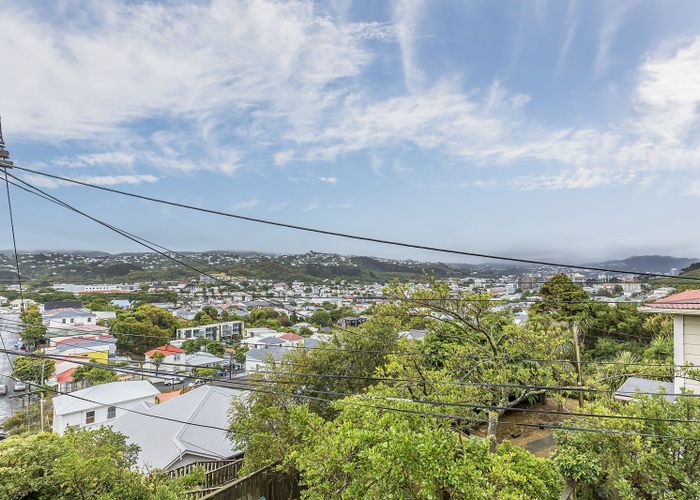  at 35 Lawrence Street, Newtown, Wellington